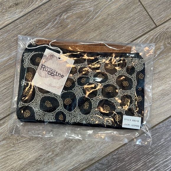 Handmade Leopard Pattern Clutch - Picture 7 of 8